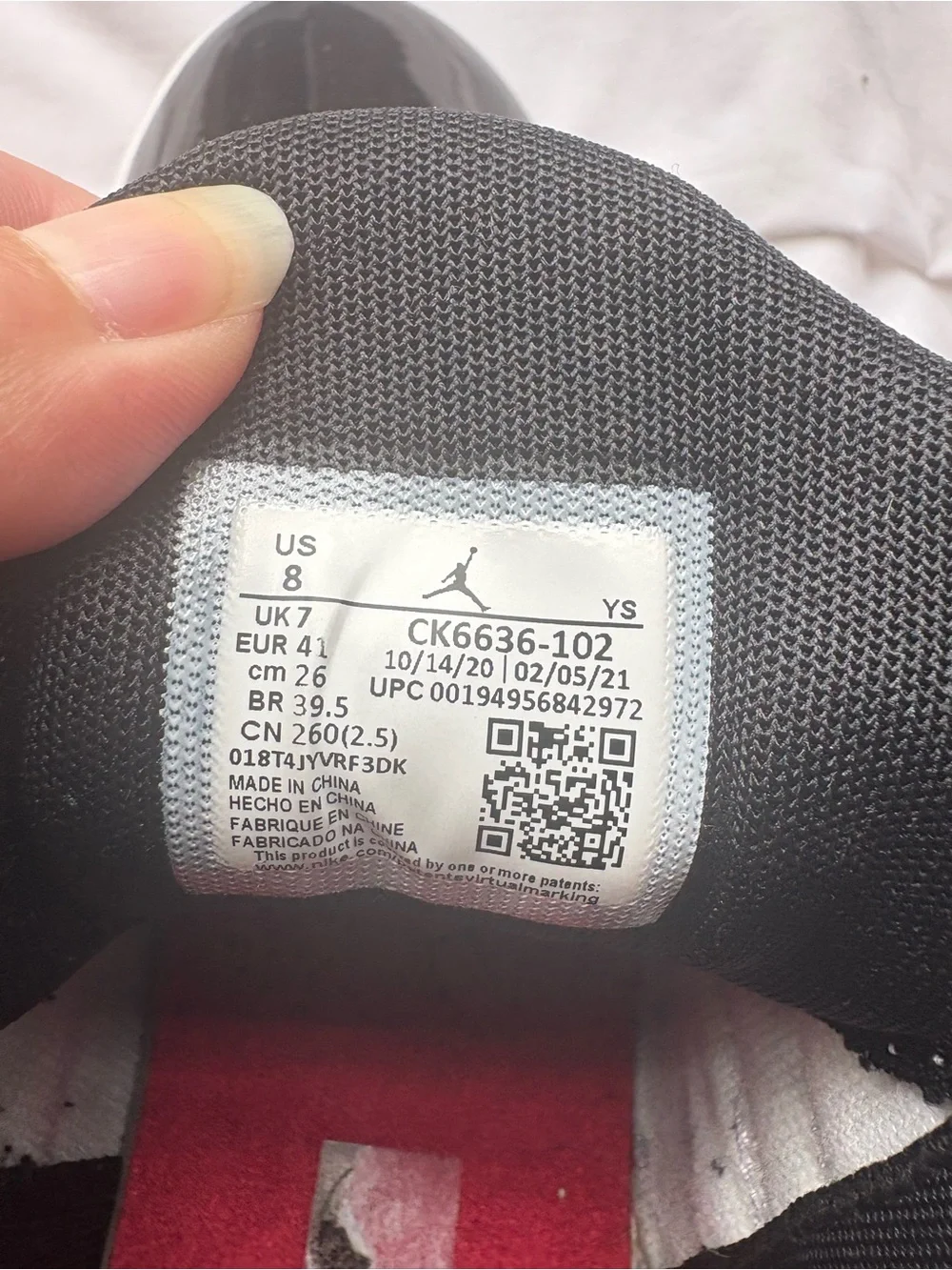 Jordan Max Aura 2 White Black Red Basketball Sneakers Youth 8Y